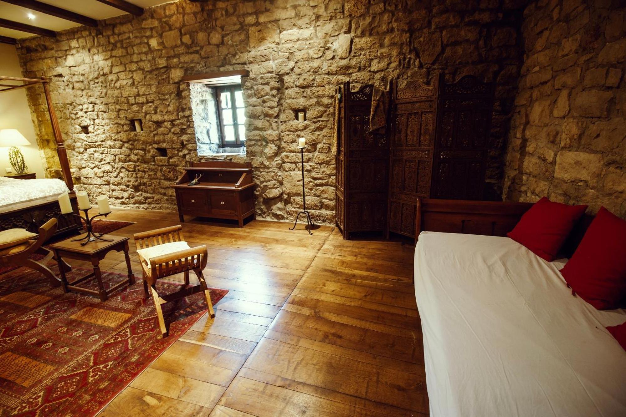 Le Chateau De Sorgues Cornus Экстерьер фото